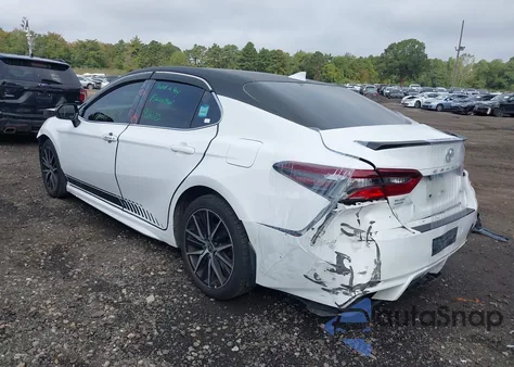 2022 Toyota Camry Se z USA, uszkodzony, nr VIN 4T1T11AK4NU641826